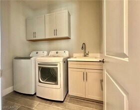 4580 Centaurus Cir in Naples, FL - Building Photo - Building Photo