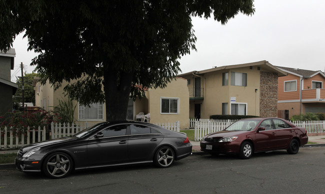 920 N Philadelphia St in Anaheim, CA - Foto de edificio - Building Photo