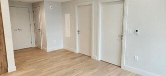 1055 Cambridge St, Unit 201 in Cambridge, MA - Foto de edificio - Building Photo