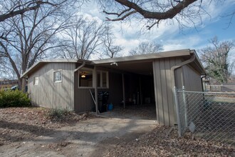 1500 SW Clontarf St in Topeka, KS - Foto de edificio - Building Photo