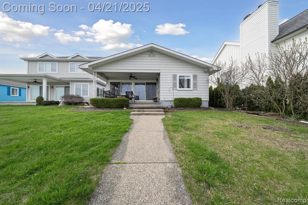 4071 Homestead Dr in Howell, MI - Foto de edificio