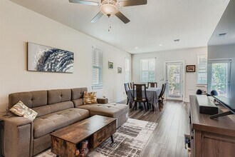 7113 Terrazzo Cottage Ln in Austin, TX - Building Photo - Building Photo