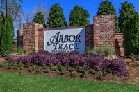 Arbor Trace Apartment Homes in Lynn Haven, FL - Building Photo - Building Photo