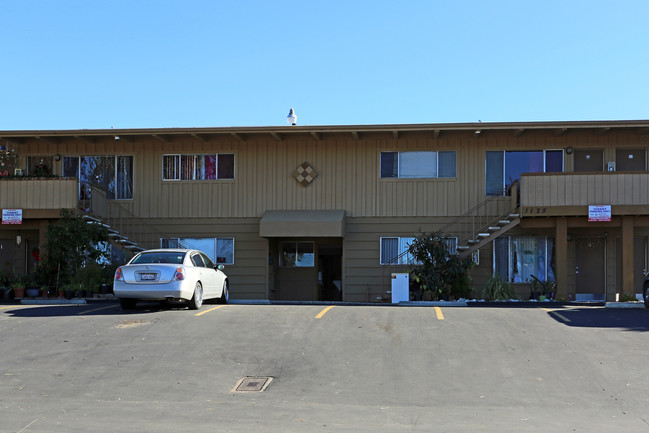 Spindrift Apartments in Encinitas, CA - Building Photo - Building Photo