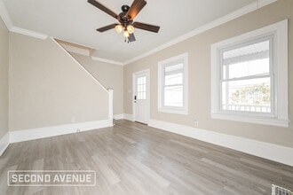 8012 Elkhart St in Wendel, PA - Foto de edificio - Building Photo