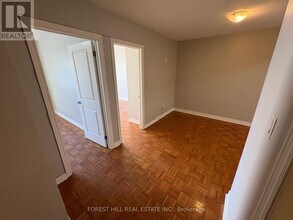 341 Lakeshore Rd E in Oakville, ON - Building Photo - Building Photo