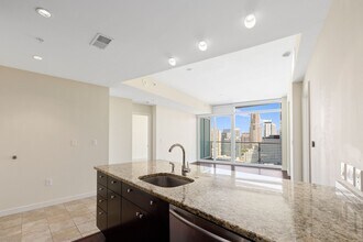 3325 Piedmont Rd NE in Atlanta, GA - Building Photo - Building Photo