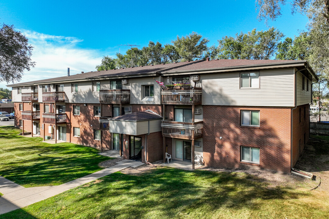 Oakshire Apartments in St. Cloud, MN - Foto de edificio