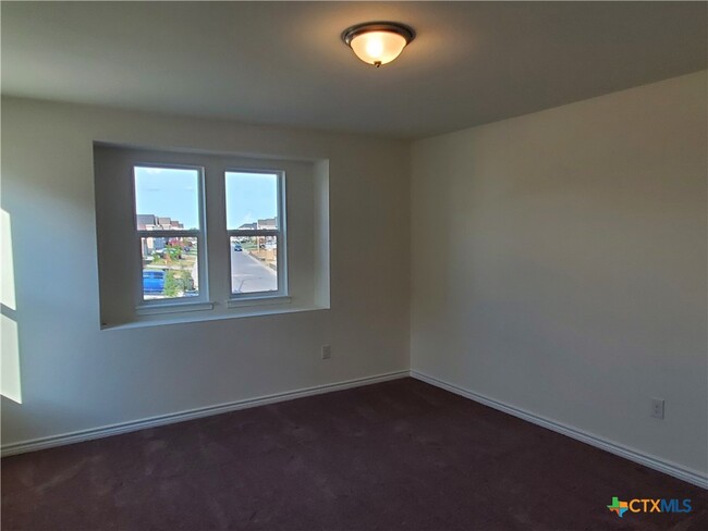 property at 4005 Woodside Dr