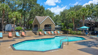 Polos Apartments