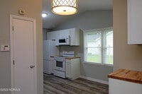 498 Hemlock Dr photo'