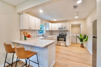 529 Illinois Ave in League City, TX - Building Photo - Building Photo
