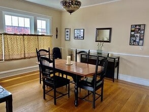 389 Lloyd Ave in Providence, RI - Foto de edificio - Building Photo