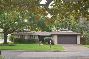 15706 Havenrock Cir in Dallas, TX - Building Photo