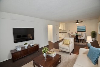 5455 Bellingham Ave in Los Angeles, CA - Building Photo - Building Photo