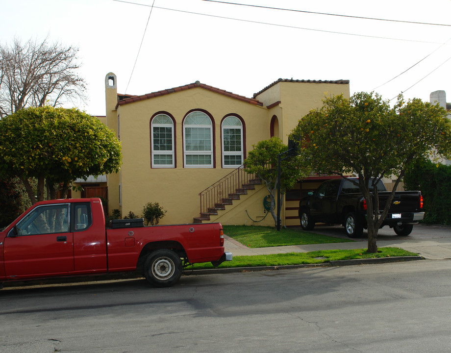 916 N Humboldt St in San Mateo, CA - Building Photo