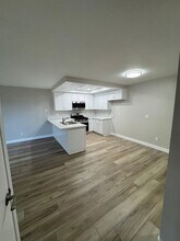 709 Crawford St in Corona, CA - Foto de edificio - Building Photo