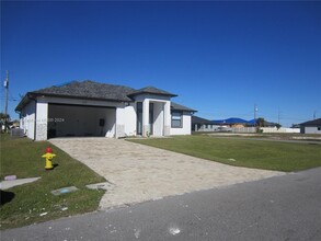 519 NW 7th Terrace in Cape Coral, FL - Building Photo - Building Photo