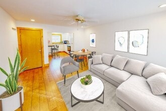 Safe Harbor Properties in Springfield, IL - Foto de edificio - Building Photo