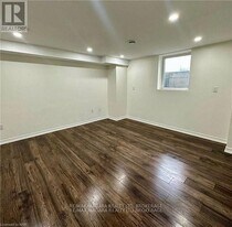 18 Philmori Blvd in Pelham, ON - Building Photo