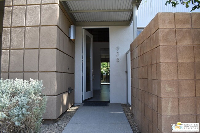 property at 938 Oceo Cir S