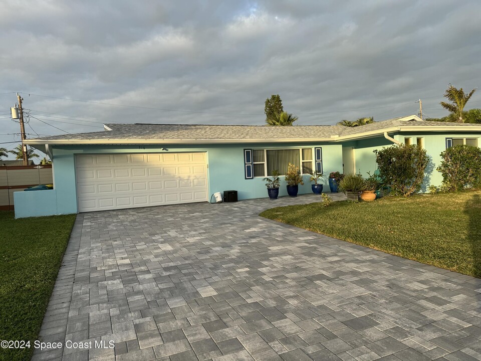 316 Dorset Dr in Cocoa Beach, FL - Building Photo