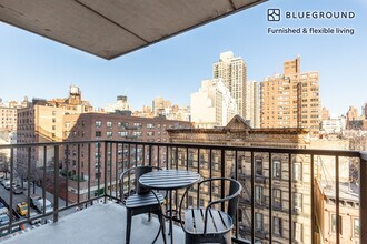 200 E 82nd St in New York, NY - Building Photo - Building Photo