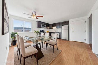 4 Losson Garden Dr in Cheektowaga, NY - Foto de edificio - Building Photo