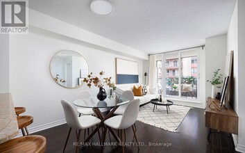 27-327 Rean Dr in Toronto, ON - Building Photo - Building Photo