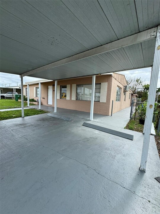 1850 NW 167th St in Opa Locka, FL - Building Photo