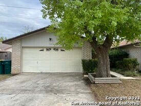 7214 Rimwood St in Live Oak, TX - Building Photo