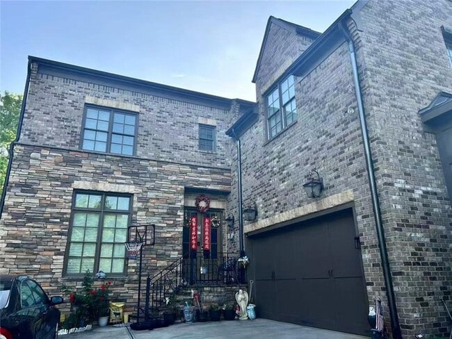 property at 3816 Chamblee Dunwoody Rd