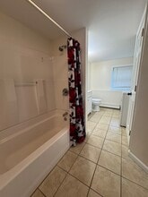 175 Johnson St, Unit 1 in Leominster, MA - Foto de edificio - Building Photo