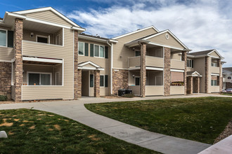 Grandview Meadows Apartments in Longmont, CO - Building Photo - Building Photo