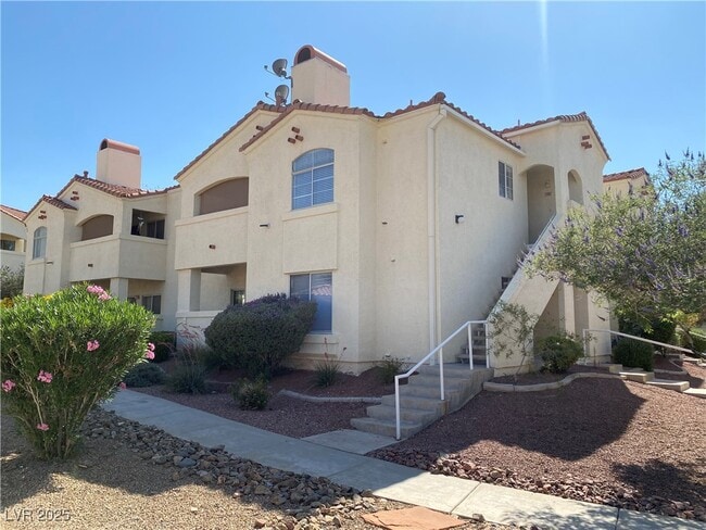 property at 698 S Racetrack Rd