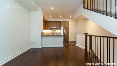 40 Lunar Cres in Mississauga, ON - Building Photo - Building Photo