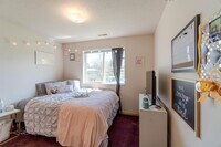 9135 University Ave photo'