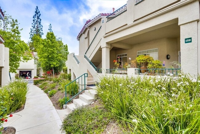 110 Sandpiper Ln in Aliso Viejo, CA - Building Photo - Building Photo