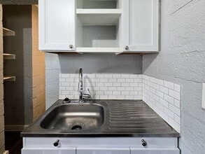 415 N Beauregard St in Alvin, TX - Building Photo - Building Photo