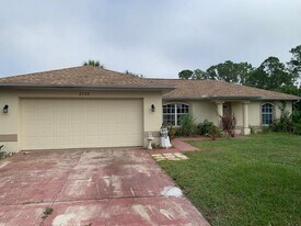 2726 Morrietta Ln in North Port, FL - Building Photo