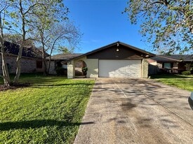 4903 Raven Ridge Dr in Houston, TX - Building Photo