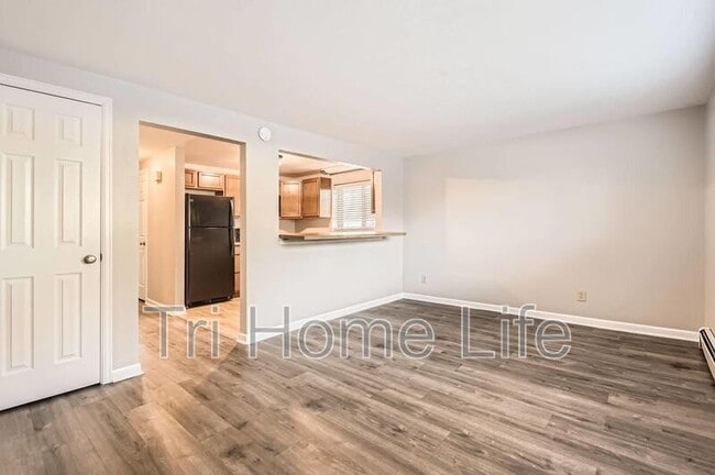 property at 4725 S Acoma St