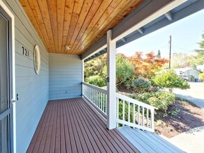 721 Crown Dr in Everett, WA - Building Photo - Building Photo