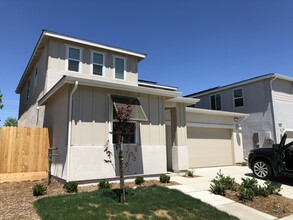 2355 Explorador Drive in Merced, CA - Building Photo - Building Photo