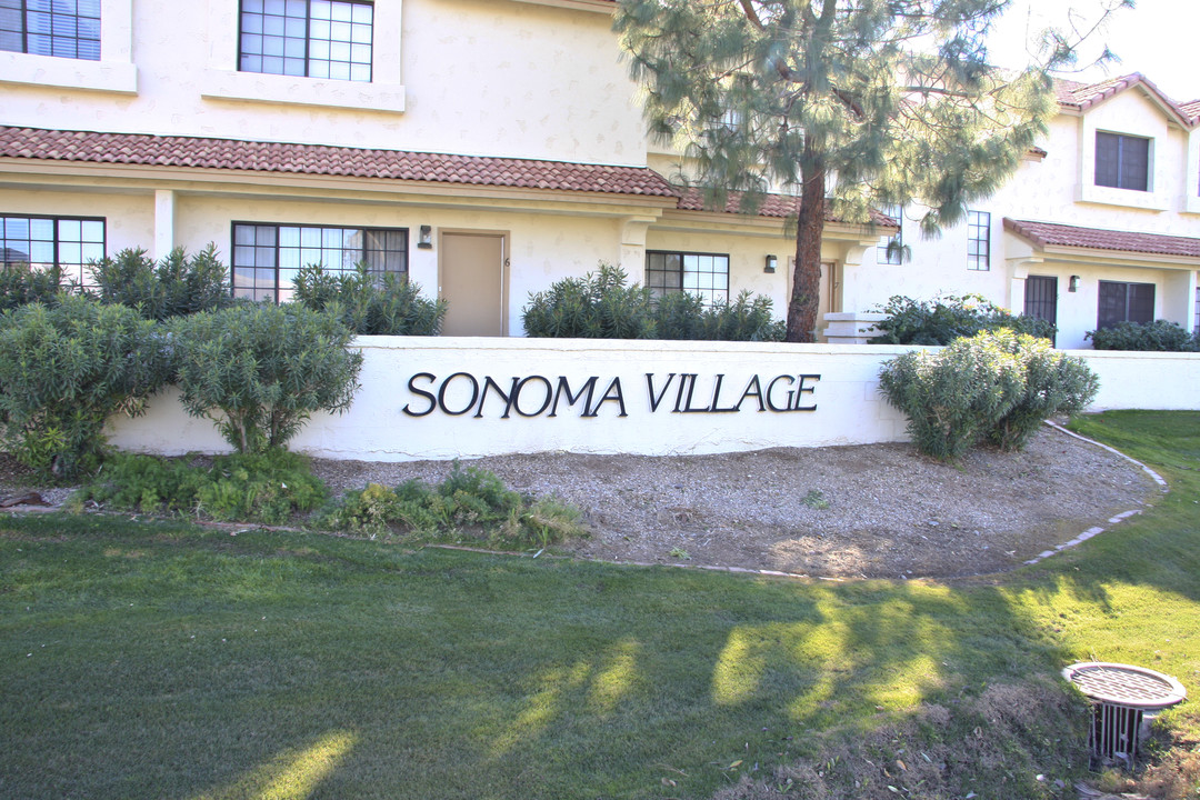 Sonoma Village in Chandler, AZ - Foto de edificio