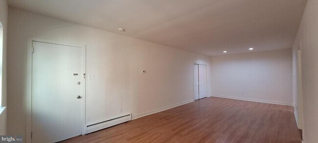 3 W Park Ave-Unit -APT 8 in Oaklyn, NJ - Building Photo - Building Photo