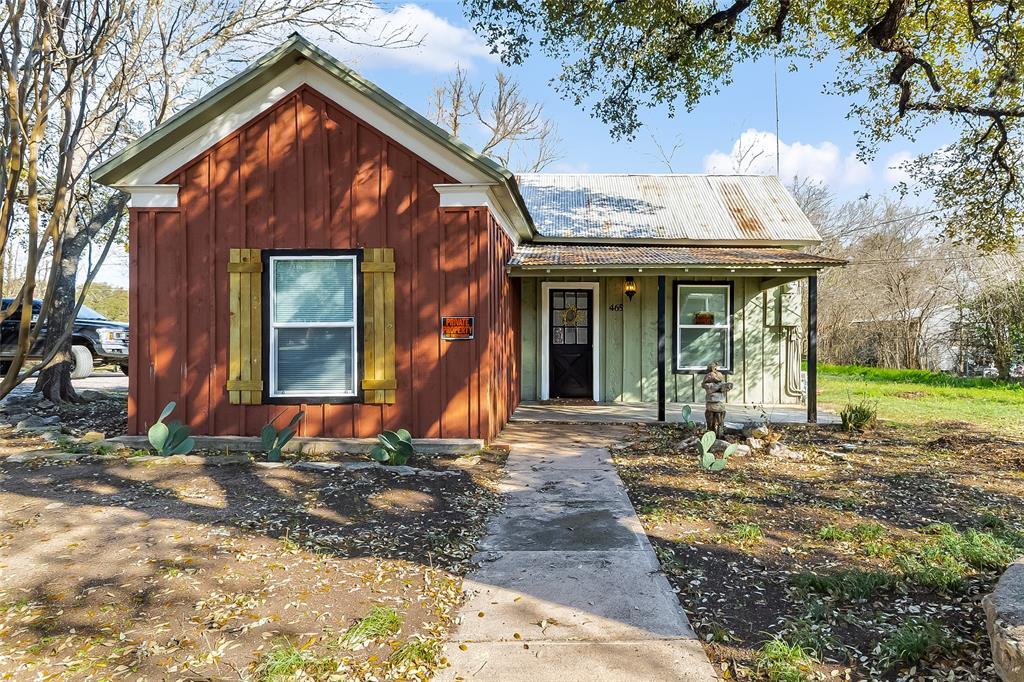 465 N East St in Bertram, TX - Building Photo