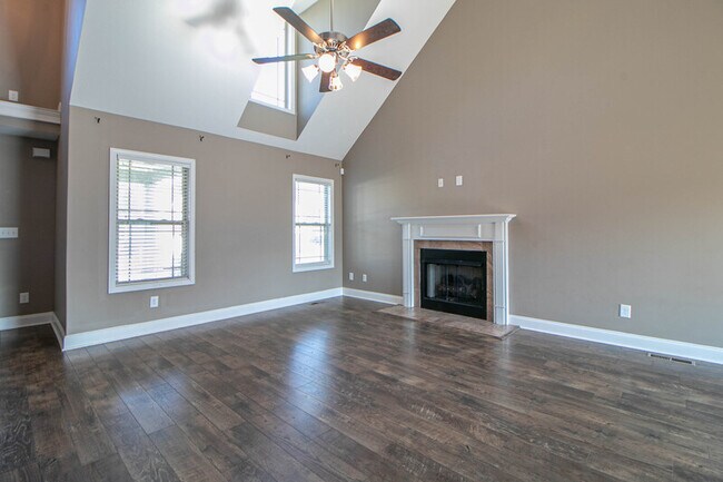 144 Sycamore Hill Dr in Clarksville, TN - Building Photo - Building Photo