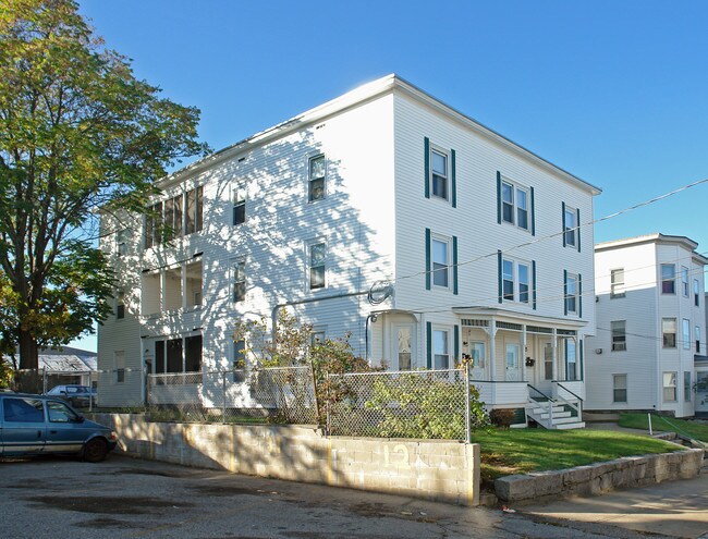 559-561 Silver St in Manchester, NH - Foto de edificio - Building Photo