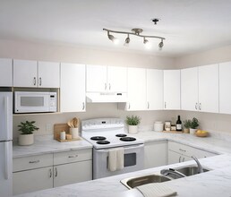 Cambridge Court in Moncton, NB - Building Photo - Building Photo